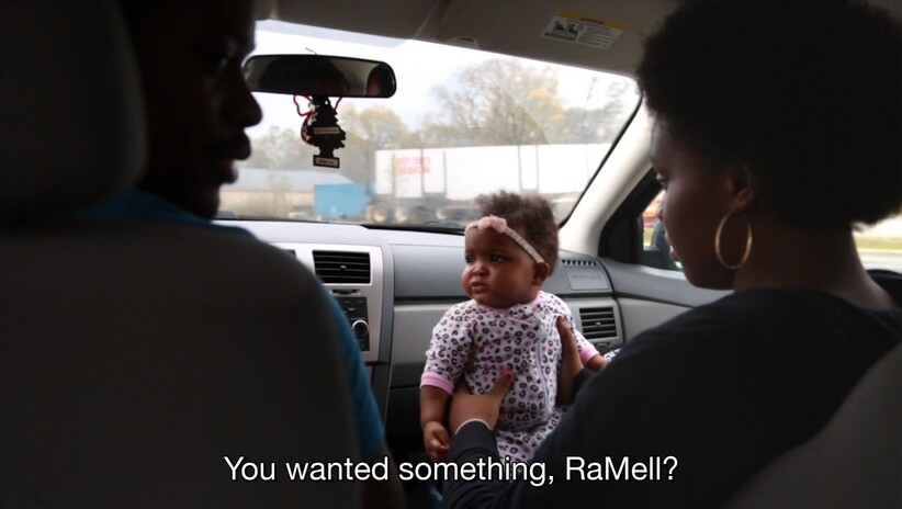 ראמל רוס משאיר עדות לנוכחותו כמתעד הקהילה שהוא חלק ממנה